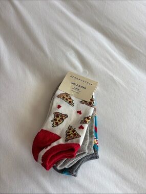 Aeropostale Ladies Graphic Ankle Socks - Pizza, Grey & Burger  w Fries (3-Pack)